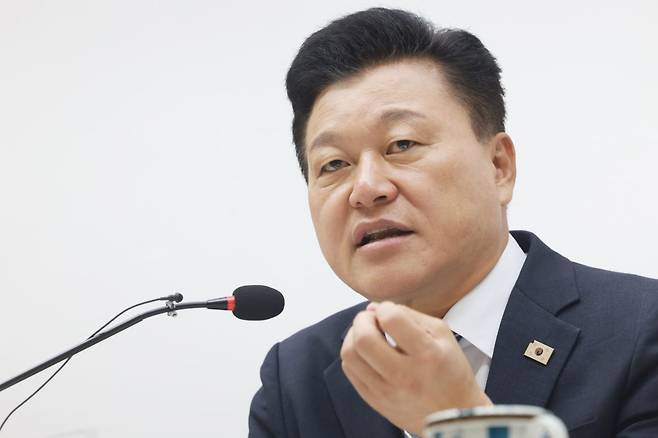 신용한 충북지사 당선인이 지난 11일 도청에서 기자들과 만나 민선 9기 도정에 대해 설명하고 있다. 충북도 제공