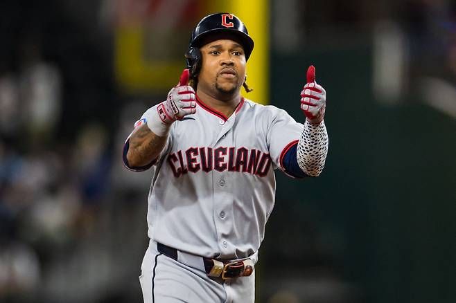 <yonhap photo-4764=""> ARLINGTON, TEXAS - JUNE 06: Jose Ramirez #11 of the Cleveland Guardians gestures while rounding the bases after hitting a home run during the fourth inning of a game against the Texas Rangers at Globe Life Field on June 06, 2026 in Arlington, Texas. John E. Moore III/Getty Images/AFP (Photo by John E. Moore III / GETTY IMAGES NORTH AMERICA / Getty Images via AFP)/2026-06-07 09:29:26/ <저작권자 ⓒ 1980~2026 ㈜연합뉴스. 무단 전재 재배포 금지, AI 학습 및 활용 금지></yonhap>
