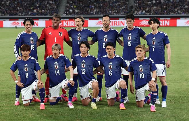 2026년 5월 일본 도쿄에서 축구 일본 국가대표팀 선수들이 아이슬란드와의 평가전에 앞서 기념사진을 찍고 있다. 로이터=연합뉴스