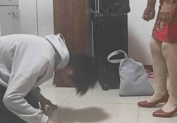 양어머니 예환지에게 절을 올리는 레레 [지무뉴스]