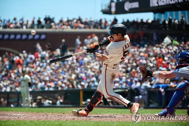 이정후의 안타 장면  [Mandatory Credit: Robert Edwards-Imagn Images=연합뉴스]