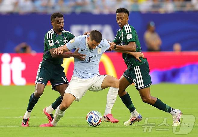 사우디아라비아와 우루과이가 1-1 무승부를 기록했다. ⓒ AFP=뉴스1