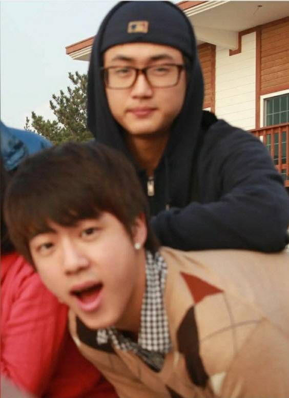 Kim Seok-joong, the older brother of BTSs Jin, garnered attention for his handsome looks while appearing in Juna Tour Season 5, a YouTube content series planned by Jeong Jun-ha. Jeong Jun-ha introduced Kim Seok-joong, revealing that he is BTS Jins older brother, and Kim Seok-joong caught the viewers eye with his resemblance to Jin.The video for Juna Tour Season 5 featured figures from various fields, including Jeong Jun-ha, Jeon Jin-ah, Myung Hyun-ji, Jung Gi-go, Lee Hee-jin, Shim Eun-jin, and J-Black, embarking on a trip to Gapyeong. Kim Seok-joong joined as a special guest and spent time with the travel members.Meanwhile, it was previously reported that Kim Seok-joong was running a restaurant. Furthermore, in 2020, his younger brother Jin served as the master of ceremonies at his wedding, demonstrating their extraordinary brotherly bond.