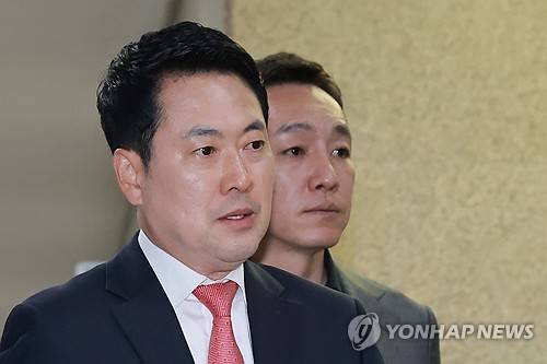 '서울 재선거 소청 논의' 긴급 최고위 참석하는 장동혁 대표 [연합뉴스 제공]