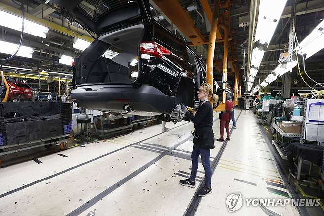 GM 미시간공장 조립라인 [AFP=연합뉴스 자료사진. 재판매 및 DB 금지]