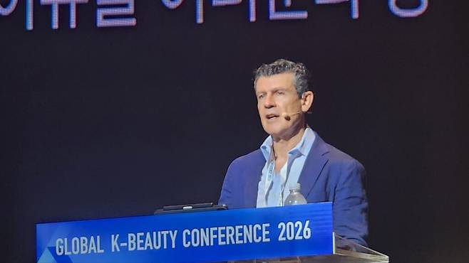 이날 기조연설자로 나선 로드리고 피자로(Rodrigo Pizarro) 로레알코리아 대표는 ‘한국에서 세계로, 뷰티의 미래를 공동 창조하다’를 주제로 로레알이 바라보는 K뷰티의 전략적 의미를 설명했다. (사진=테크42)
