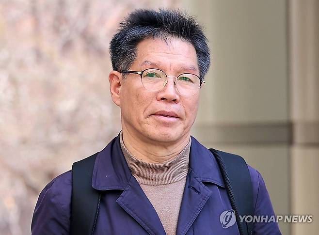 구속 전 피의자 심문 출석하는 김병헌 대표 [연합뉴스 자료사진]