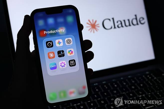 AI 앱들 [EPA=연합뉴스 자료사진. 재판매 및 DB 금지]