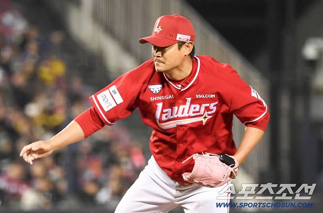 11일 잠실구장에서 열린 LG와 SSG의 경기. SSG 노경은이 역투하고 있다. 잠실=박재만 기자 pjm@sportschosun.com/2026.04.11/