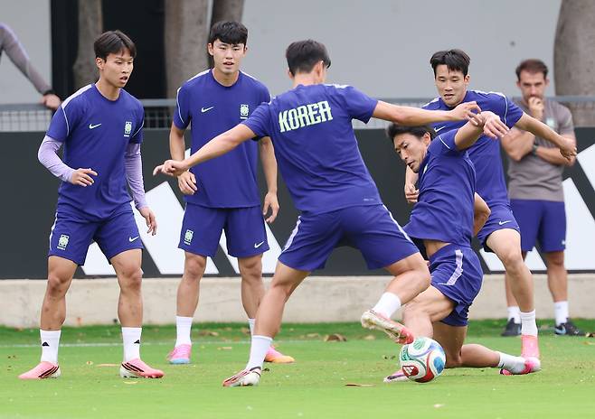2026 북중미 월드컵에 출전한 한국 축구 국가대표팀 조규성이 17일(현지시간) 오후 멕시코 과달라하라 인근 사포판의 치바스 바예 베르데에서 훈련하고 있다. 연합뉴스
