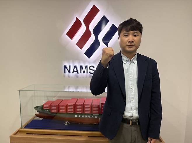 유재상 남성해운 인도네시아 대표가 18일 인도네시아 자카르타 소재 남성해운 인도네시아에서 포즈를 취하고 있다. 사진=강구귀 기자
