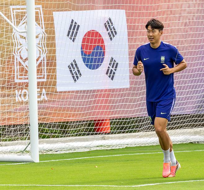 한국 축구 국가대표팀 손흥민이 2026년 6월 17일(현지시간) 오후 멕시코 과달라하라 인근 사포판의 치바스 바예 베르데에서 훈련을 하고 있다. /김지호 기자