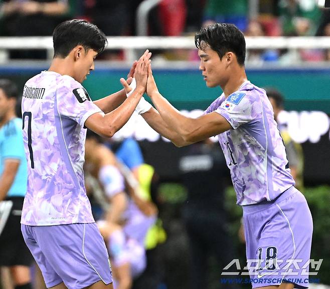 19일(한국시각) 멕시코 과달라하라 사포판의 에스타디오 과달라하라에서 열린 2026 북중미월드컵 대한민국과 멕시코의 경기. 후반 오현규와 교체되는 손흥민. 사포판(멕시코)=허상욱 기자wook@sportschosun.com/2026.06.19/