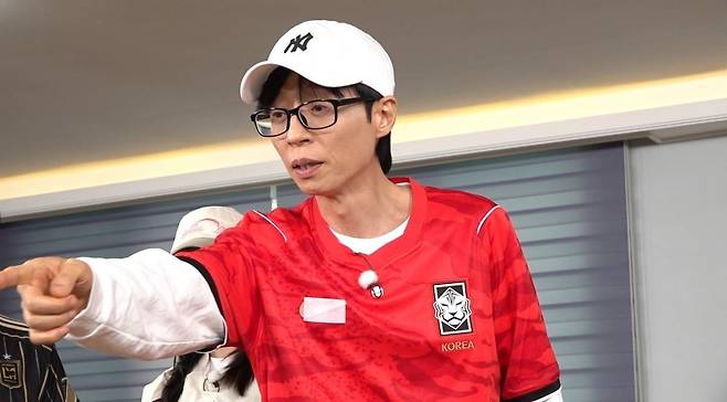 '런닝맨' 멤버들이 기억력과 단합력을 시험하는 대환장 퀴즈 릴레이와 승부차기 미션에 나선다./사진제공=SBS