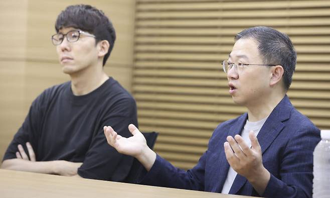 왼쪽부터 에이투시스 유민수 CRO(최고연구책임자)와 이동수 CEO(대표이사). 사진=이데일리 이영훈 기자