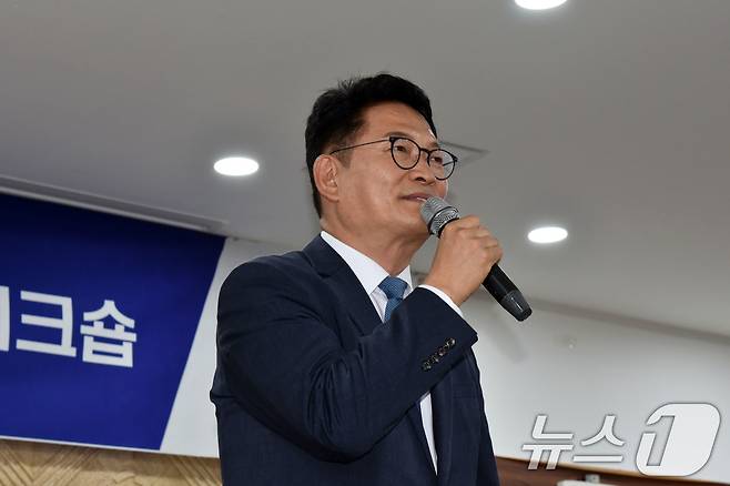 송영길 더불어민주당 의원이 16일 전남 보성 다비치콘도에서 열린 더불어민주당 전남광주통합특별시의원 당선인 워크숍에서 축사하고 있다. 2026.6.16 ⓒ 뉴스1 김성준 기자