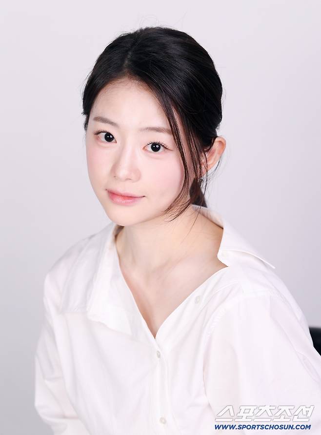 '폭싹 속았수다' '21세기 대군부인'에 이어 '멋진 신세계'까지 매 작품 변주에 성공하며 연기 스펙트럼을 넓히고 있는 배우 채서안이 스포츠조선을 방문해 카메라 앞에서 매력을 발산하고 있다. 사진=정재근 기자 cjg@sportschosun.com/2026.6.16/