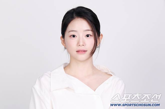 '폭싹 속았수다' '21세기 대군부인'에 이어 '멋진 신세계'까지 매 작품 변주에 성공하며 연기 스펙트럼을 넓히고 있는 배우 채서안이 스포츠조선을 방문해 카메라 앞에서 매력을 발산하고 있다. 사진=정재근 기자 cjg@sportschosun.com/2026.6.16/