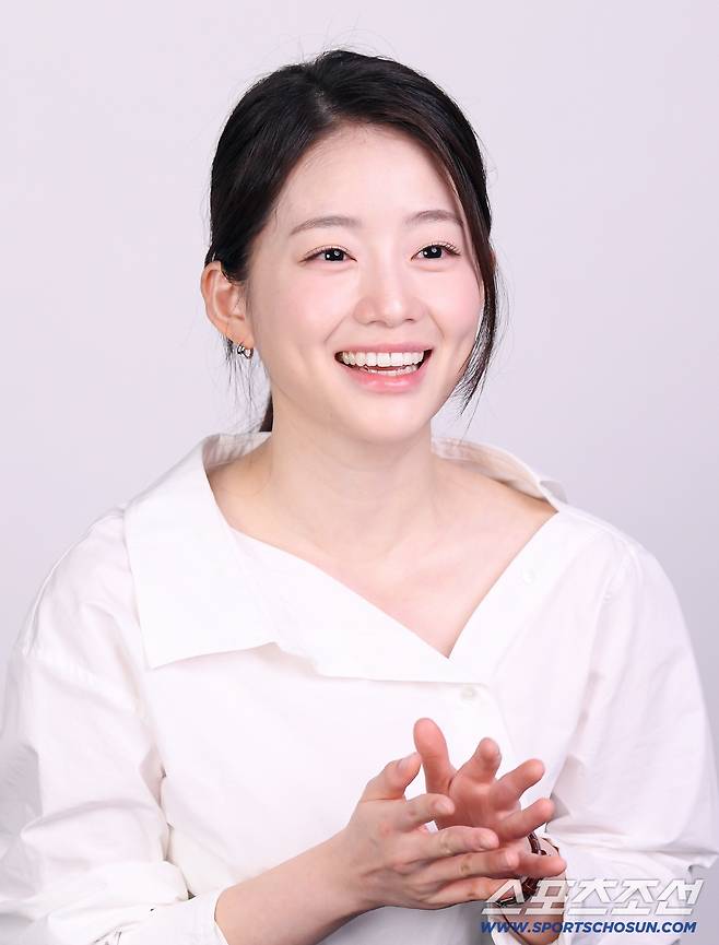 '폭싹 속았수다' '21세기 대군부인'에 이어 '멋진 신세계'까지 매 작품 변주에 성공하며 연기 스펙트럼을 넓히고 있는 배우 채서안이 스포츠조선을 방문해 카메라 앞에서 매력을 발산하고 있다. 사진=정재근 기자 cjg@sportschosun.com/2026.6.16/