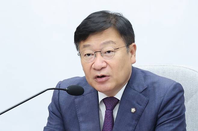 정점식 국민의힘 원내대표가 19일 서울 여의도 국회에서 열린 원내대책회의에서 발언하고 있다. 뉴스1