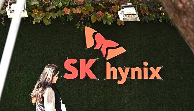 삼성전기 주가의 변수 중 하나는 반도체 열풍이 언제까지 이어지느냐다. [사진 | 뉴시스]