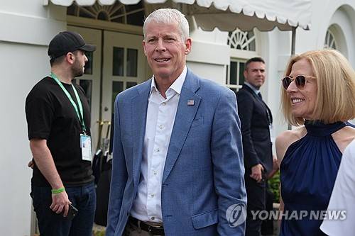 크리스 라이트 미국 에너지부 장관(가운데)[연합뉴스 자료사진]