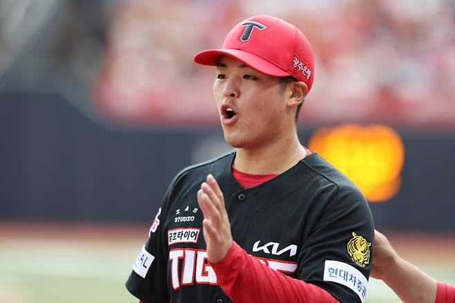 21일 수원 KT전에 등판한 시라카와. KIA 제공