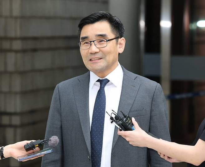 내란 특별검사팀의 장우성 특검보가 22일 서울 서초구 서울중앙지법에서 열린 박성재 전 법무부 장관 1심 선고 내용에 대한 입장을 밝히고 있다. 사진=연합뉴스