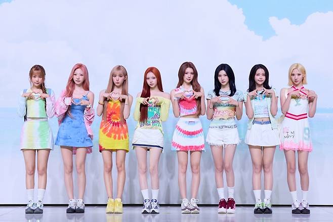 신인 그룹 하츠투하츠가 22일 오후 2시 서울 용산구 블루스퀘어 우리WON뱅킹홀에서 미니 2집 '레몬탱' 쇼케이스를 열었다. SM엔터테인먼트 제공