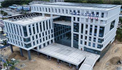 김해지식산업센터 전경. /김해시
