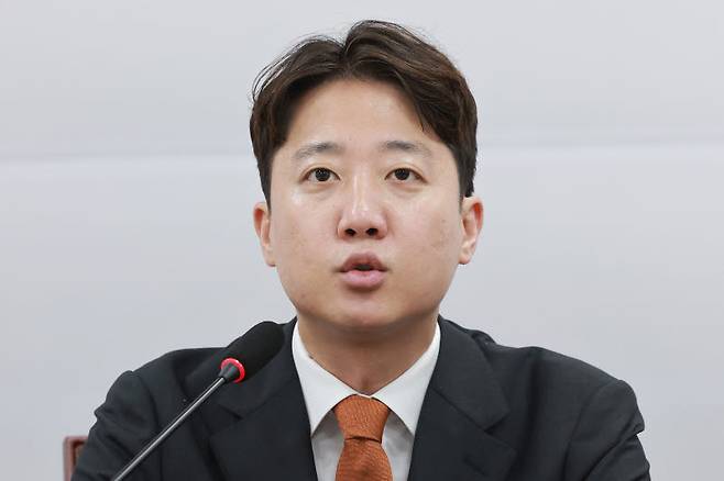 이준석 개혁신당 대표가 22일 국회에서 열린 최고위원회의에 참석해 발언하고 있다. (사진=연합뉴스)