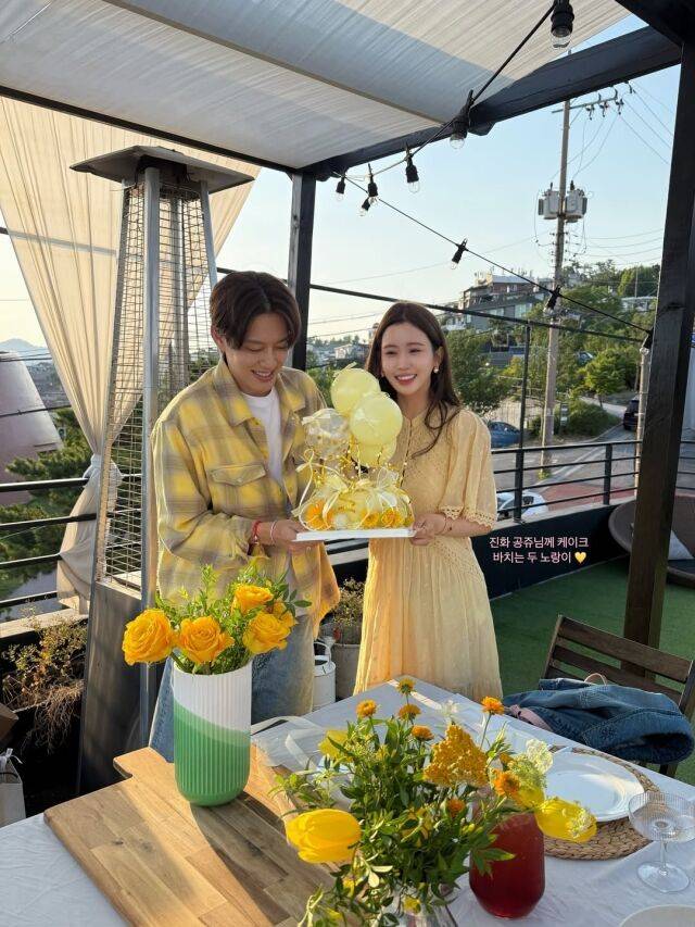 이다해가 절친 심진화의 생일파티 현장을 공개하며 근황을 전했다. / 이다해 SNS