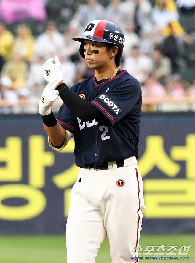 19일 잠실구장에서 열린 LG와 두산의 경기. 1회 안타를 친 두산 김민석. 잠실=박재만 기자 pjm@sportschosun.com/2026.06.19/