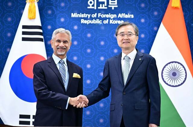 조현 외교부 장관이 24일 서울 외교부 청사에서 수브라마냠 자이샨카르 인도 외교장관과 회담하고 있다. 외교부 제공