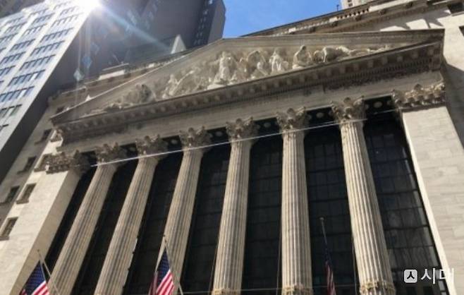 뉴욕증시가 AI 반도체주를 중심으로 급락했다. 사진은 뉴욕증권거래소(NYSE). /사진=시대 DB