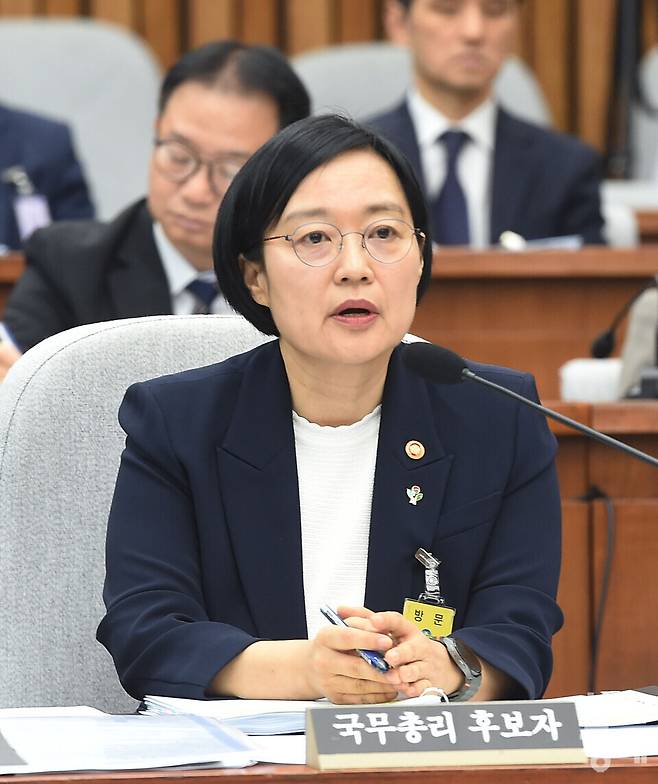 한성숙 국무총리 후보자가 25일 국회에서 열린 국무총리 임명동의안 심사를 위한 인사청문회에서 김동아 위원의 질의에 답하고 있다. / 이호형 기자 leemario@sporbiz.co.kr 2026.06.25