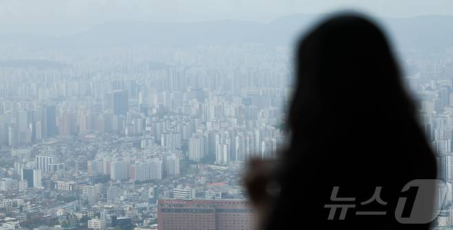 서울 남산타워 전망대에서 바라본 서울 시내 아파트 단지의 모습. 2026.5.7 ⓒ 뉴스1 이종수 인턴기자