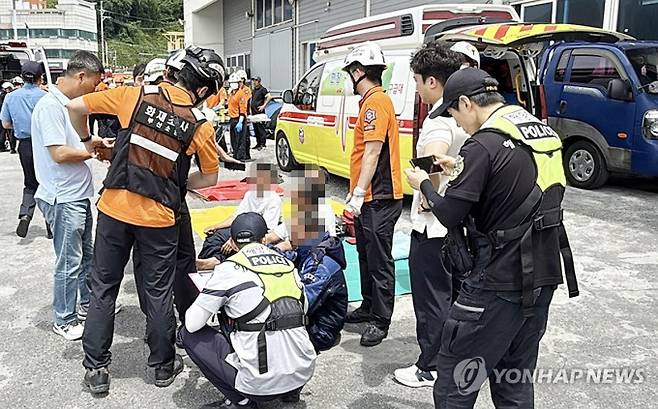 부산 기장 앞바다서 어선 침몰… 선장 사망·외국인 선원 2명 실종 (출처: 연합뉴스)
