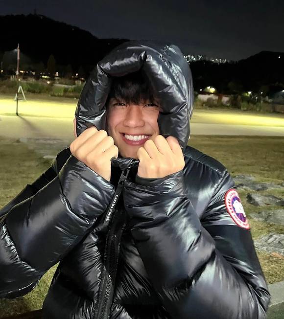 대한민국 축구대표팀 수비수 설영우가 남아프리카공화국전 패배 직후 악성 댓글에 대한 법적 대응 방침을 밝히면서 축구 팬들 사이에서 거센 논란이 일고 있다. 사진은 설영우. [사진=설영우 인스타그램]