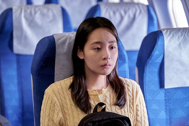 한국에 대한 해외 관심이 늘면서 다국적 관객을 겨냥한 작품이 제작되기도 한다. 다음달 8일 개봉하는 김민하 주연 영화 '하나 코리아'는 한국에서 낯선 삶을 시작한 탈북 여성 혜선의 여정을 담은 실화 기반 영화다. 덴마크 감독 프레드릭 쇨베르와 덴마크 제작사 손탁픽처스, 한국의시소픽쳐스가 손잡고 다큐멘터리로 기획한 소재를 극영화로 발전시켰다. 사진 트리플픽쳐스