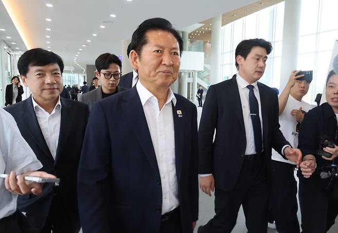 정청래 전 더불어민주당 대표가 25일 전북 정읍시 아우름캠퍼스에서 열린 전북지역 당선인 워크숍에 참석하고 있다. 2026.6.25. 연합뉴스