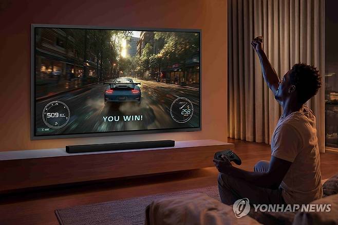 삼성 OLED TV, 미국 컨슈머리포트 평가 1위 (서울=연합뉴스) 삼성 OLED TV가 미국 대표 소비자 전문지 '컨슈머리포트' 6월 평가에서 주요 화면 크기별 제품들이 상위권을 대거 차지하며 제품 경쟁력을 입증했다고 25일 밝혔다. 사진은 삼성전자 OLED TV 라이프스타일. 2026.6.25 [삼성전자 제공. 재판매 및 DB 금지] photo@yna.co.kr