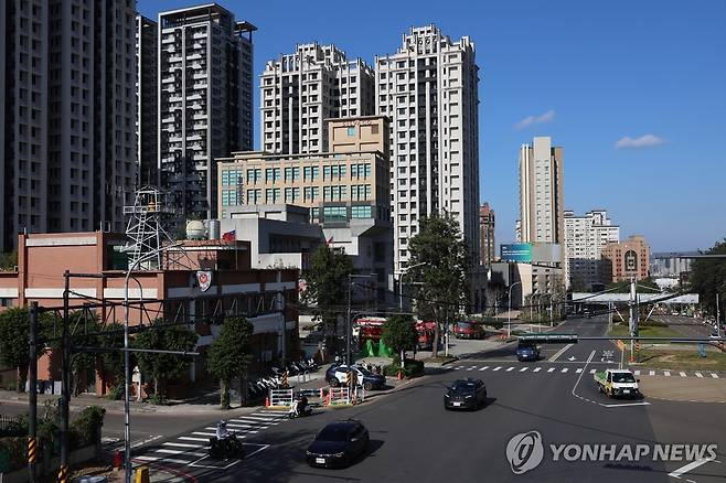 신주과학단지 인근의 주거지역 [AP=연합뉴스 자료사진. 재판매 및 DB금지]