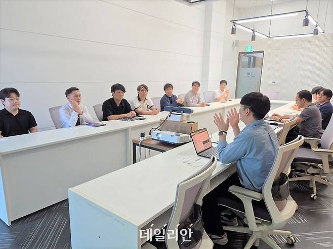 한국산업기술시험원(KTL)은 대구 서구에 위치한 의료AI개발지원센터에서 의료 AI·디지털헬스 분야 입주기업과 고객 간담회를 개최했다.ⓒKTL