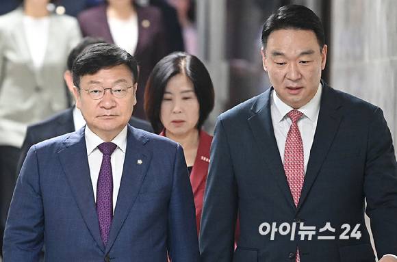 정점식 국민의힘 원내대표가 19일 서울 여의도 국회에서 열린 원내대책회의에 참석하고 있다. [사진=곽영래 기자]