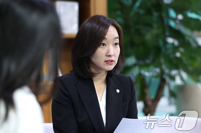 전은수 더불어민주당 의원이 25일 서울 여의도 국회 의원회관에서 뉴스1과 인터뷰를 하고 있다. 2026.6.25 ⓒ 뉴스1 신웅수 기자