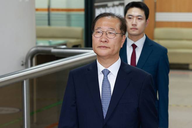 박성재 전 법무부 장관이 22일 오후 서울 서초구 중앙지방법원에서 열린 내란중요임무종사, 청탁금지법 위반 등 혐의 1심 선고 공판에 출석하고 있다. /뉴스1