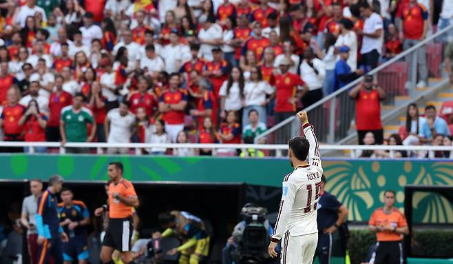 26일(현지 시간) 멕시코 과달라하라 스타디움에서 열린 2026 북중미 월드컵 조별리그 H조 스페인과 우루과이 경기에서 스페인 알렉스 바에나가 선제골에 성공한 뒤 기뻐하고 있다. 뉴시스