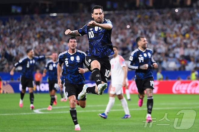 아르헨티나의 리오넬 메시(10번)는 2026 FIFA 북중미 월드컵에서 6골로 득점 부문 단독 선두에 올라있다. ⓒ AFP=뉴스1