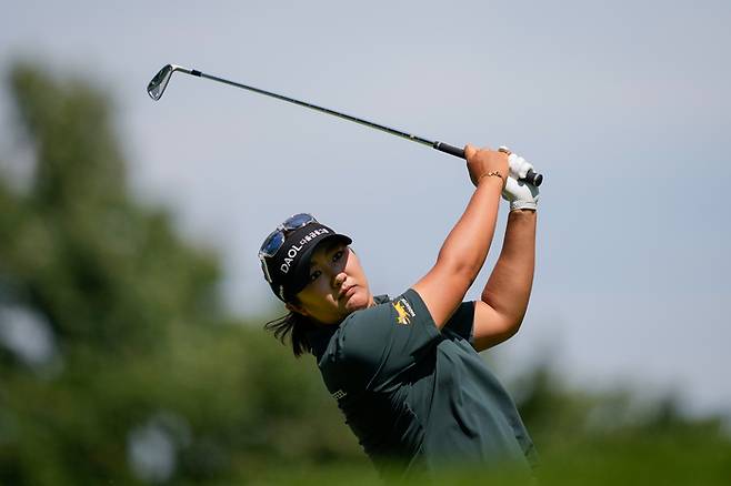 유해란이 28일 열린 LPGA 투어 KPMG 위민스 PGA 챔피언십 3라운드에서 아이언 샷을 하고 있다. 사진 | AP=연합뉴스